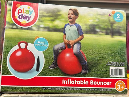PLAY DAY INFLABLE BOUNCER WOR PUMP INCLUDED